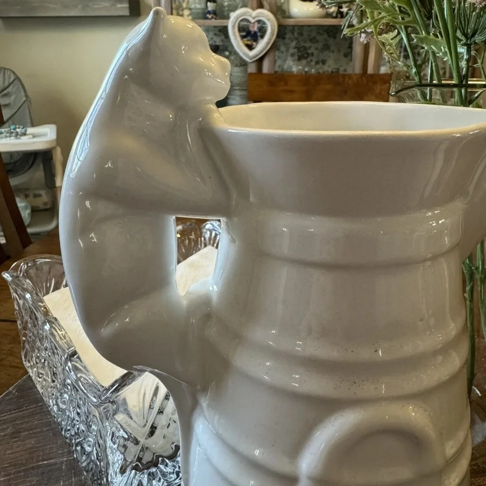 Williams Sonoma White Cat Pitcher Made in Italy Novelty Cottage Granny Core 9”